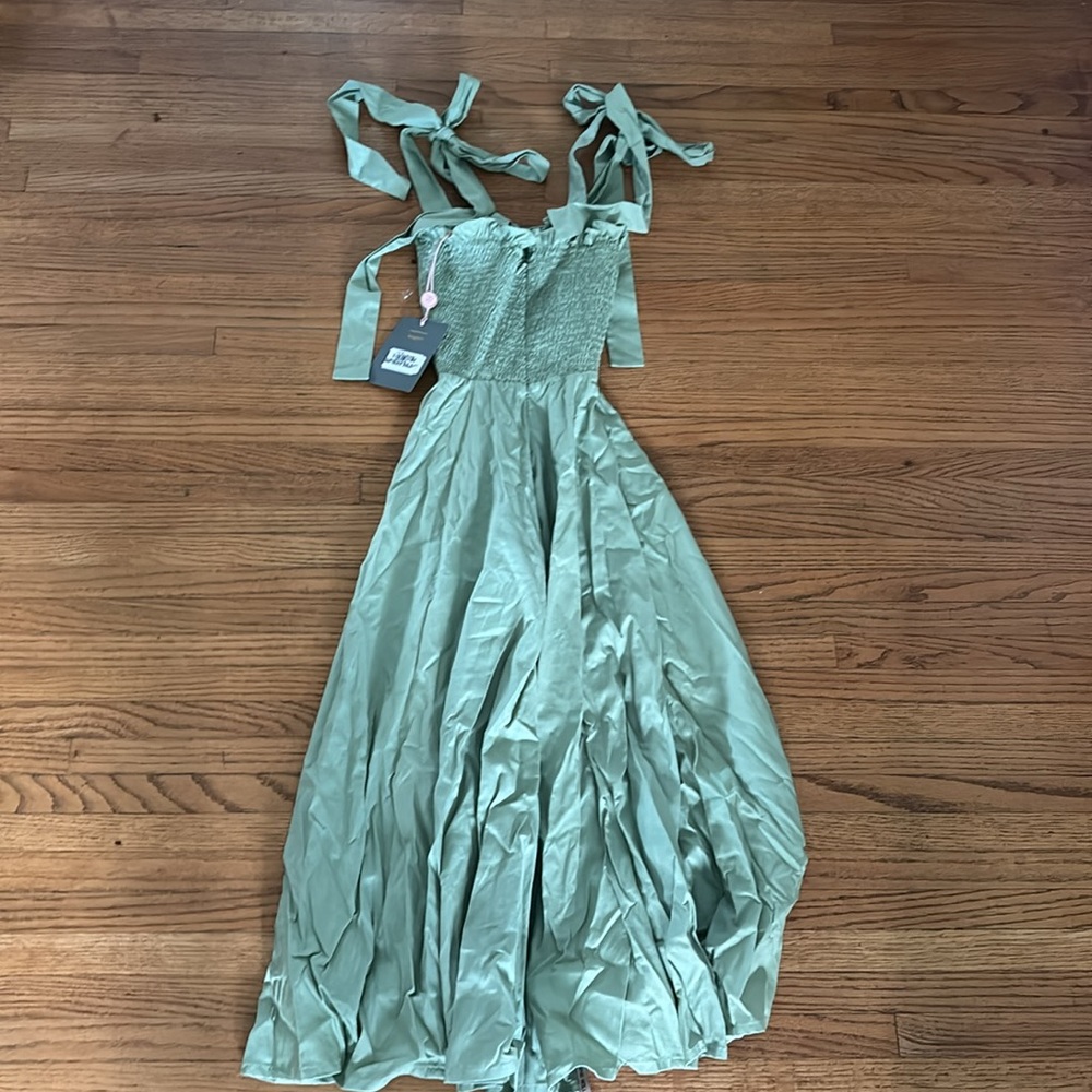 House of CB Pale Sage Green Smocked Midi Dress - Picture 4 of 4